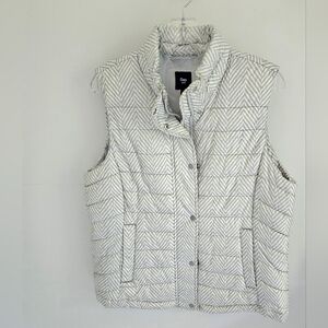 GAP Gray Puffer Vest Chevron Pattern